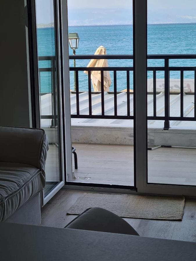 Grace Seaside Daire Loutráki Dış mekan fotoğraf