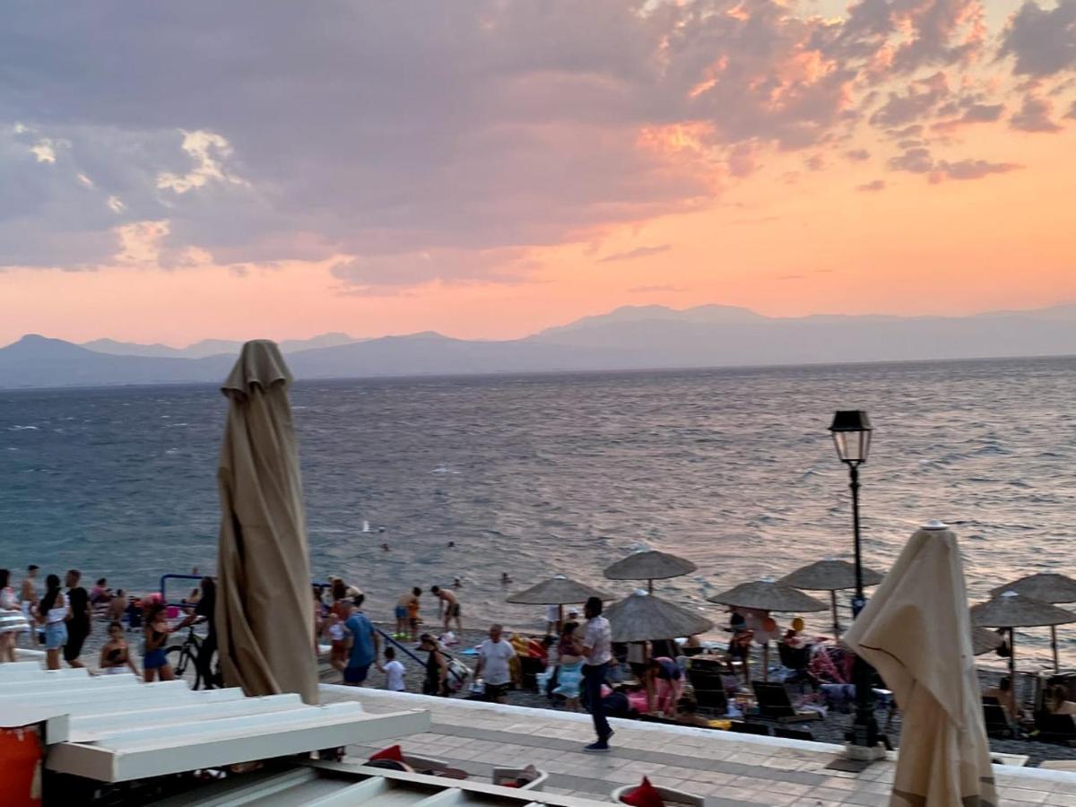 Grace Seaside Daire Loutráki Dış mekan fotoğraf