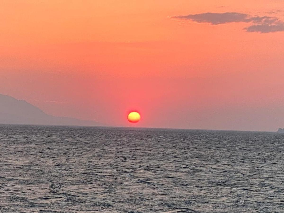 Grace Seaside Daire Loutráki Dış mekan fotoğraf