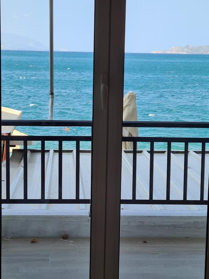 Grace Seaside Daire Loutráki Dış mekan fotoğraf